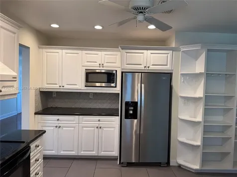 1660 NW 42nd Street Oakland Park FL 33309