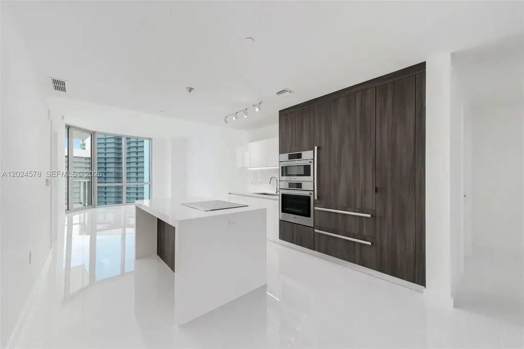 851 NE 1st Avenue Miami FL 33132