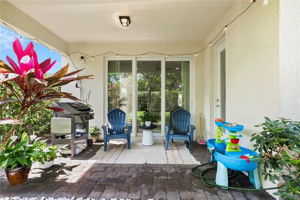 4325 Large Leaf Lane Hollywood FL 33021