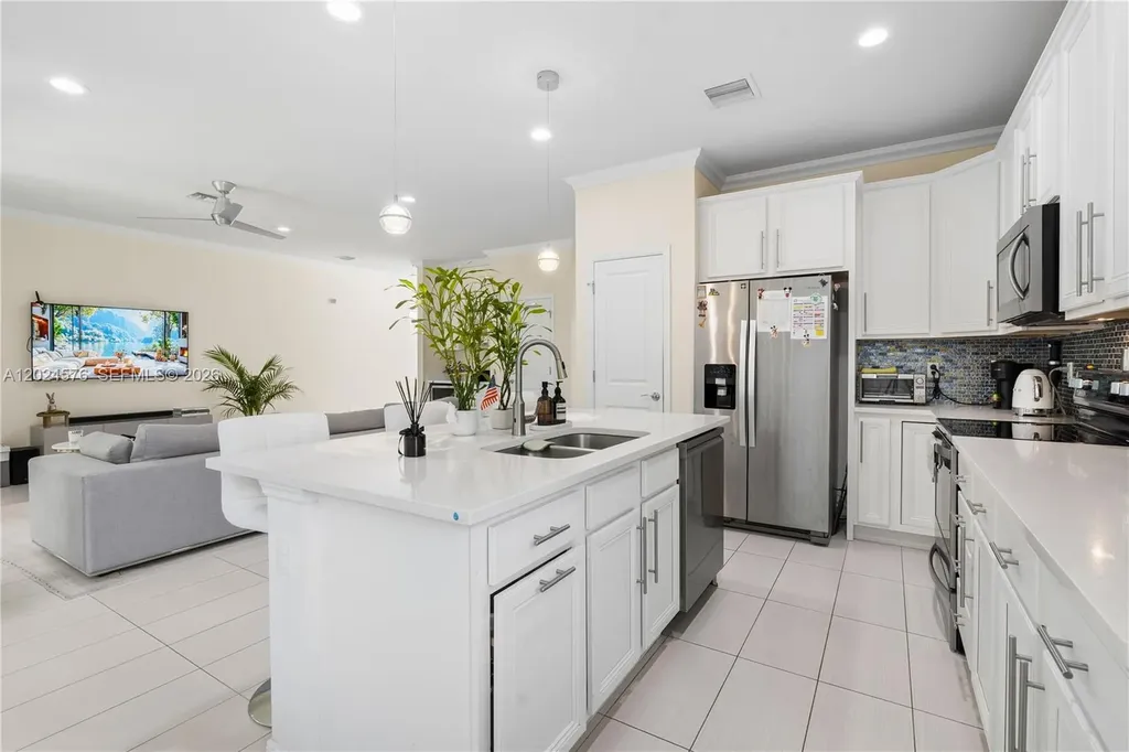 4325 Large Leaf Lane Hollywood FL 33021