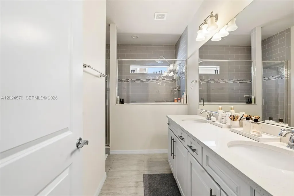 4325 Large Leaf Lane Hollywood FL 33021