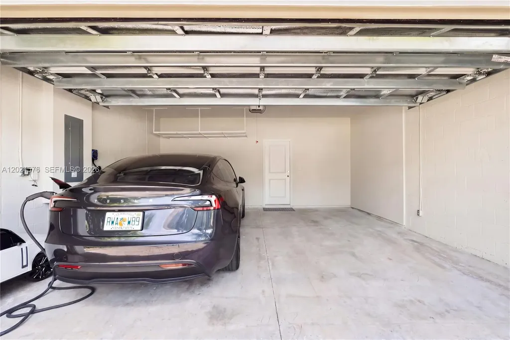4325 Large Leaf Lane Hollywood FL 33021