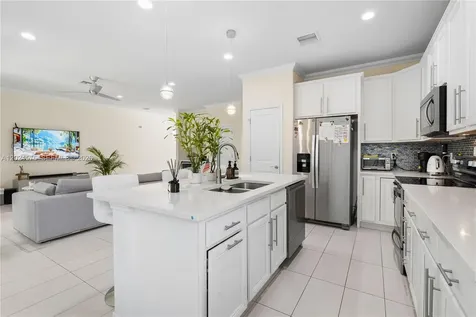 4325 Large Leaf Lane Hollywood FL 33021