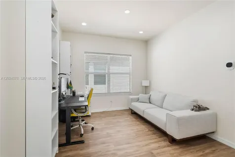 4325 Large Leaf Lane Hollywood FL 33021