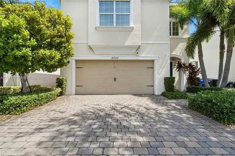 4325 Large Leaf Lane Hollywood FL 33021