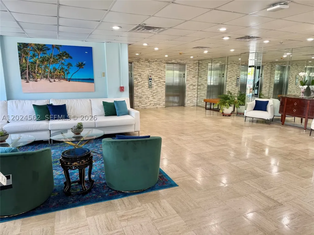 4001 Hillcrest Drive Hollywood FL 33021