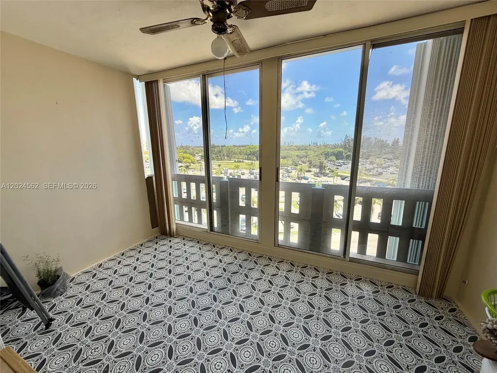 4001 Hillcrest Drive Hollywood FL 33021