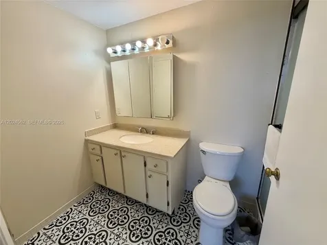 4001 Hillcrest Drive Hollywood FL 33021