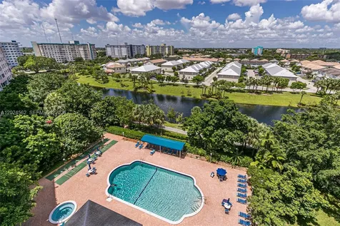 4001 Hillcrest Drive Hollywood FL 33021