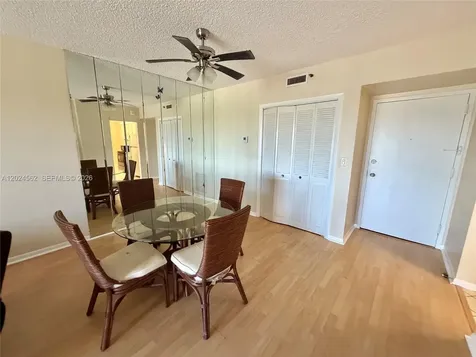 4001 Hillcrest Drive Hollywood FL 33021