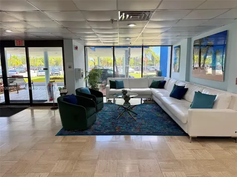 4001 Hillcrest Drive Hollywood FL 33021