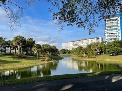 4001 Hillcrest Drive Hollywood FL 33021