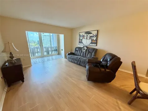 4001 Hillcrest Drive Hollywood FL 33021
