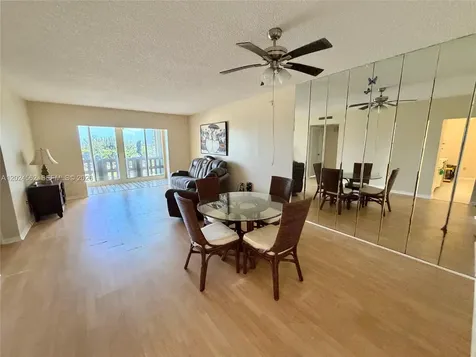 4001 Hillcrest Drive Hollywood FL 33021