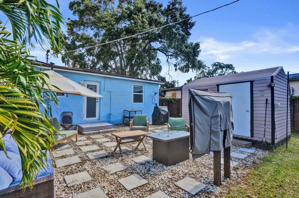 2220 Hope Street Hollywood FL 33020