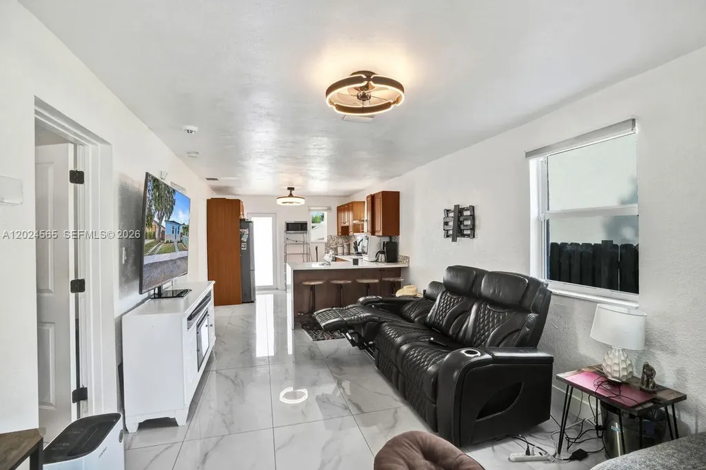 2220 Hope Street Hollywood FL 33020