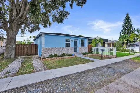 2220 Hope Street Hollywood FL 33020