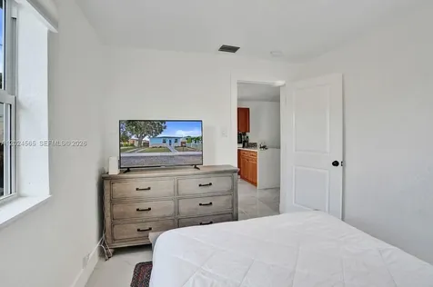 2220 Hope Street Hollywood FL 33020