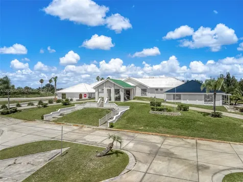 6813 Heavitree Sebring FL 33876