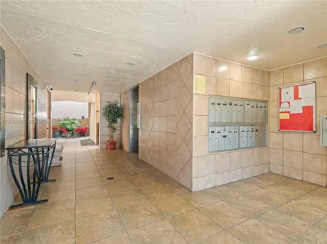 7547 Fairfax Drive Tamarac FL 33321