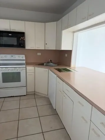 5601 Collins Avenue Miami Beach FL 33140