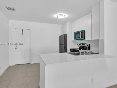 241 NW 40th Street Oakland Park FL 33309