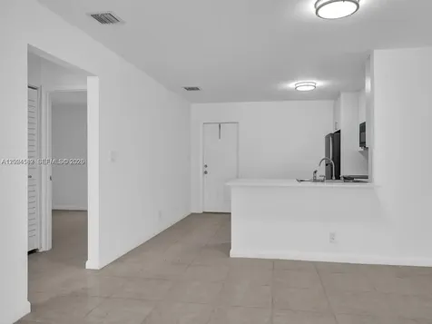 241 NW 40th Street Oakland Park FL 33309