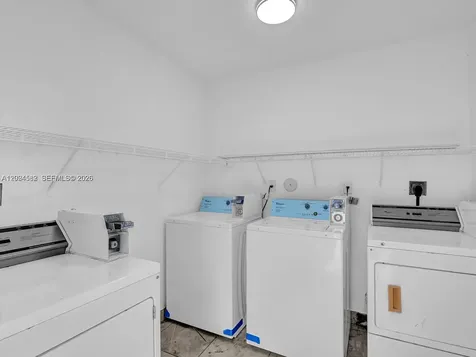 241 NW 40th Street Oakland Park FL 33309