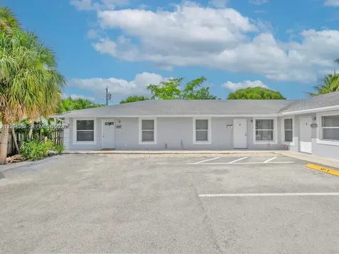 241 NW 40th Street Oakland Park FL 33309