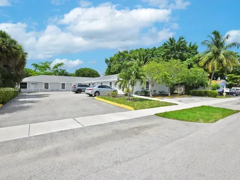 241 NW 40th Street Oakland Park FL 33309