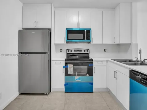 241 NW 40th Street Oakland Park FL 33309