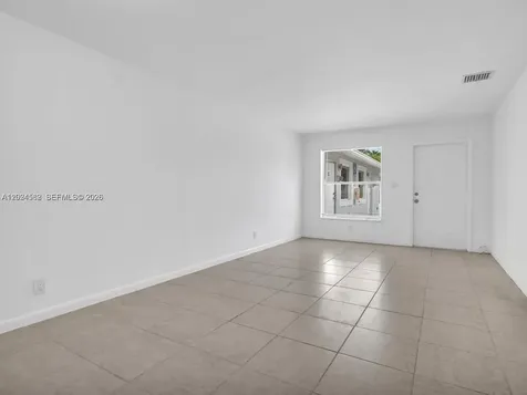 241 NW 40th Street Oakland Park FL 33309