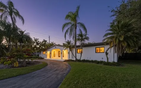 8695 SW 110th Street Miami FL 33156