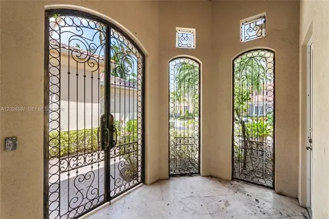 832 Harbour Isle Place North Palm Beach FL 33410