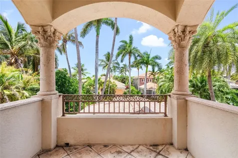 832 Harbour Isle Place North Palm Beach FL 33410