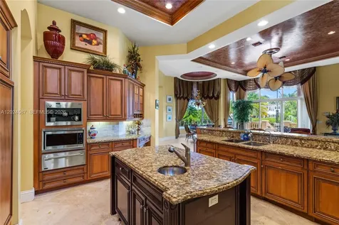 832 Harbour Isle Place North Palm Beach FL 33410