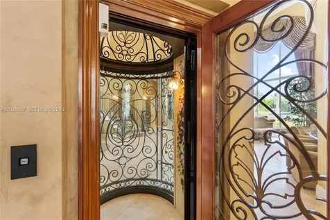 832 Harbour Isle Place North Palm Beach FL 33410