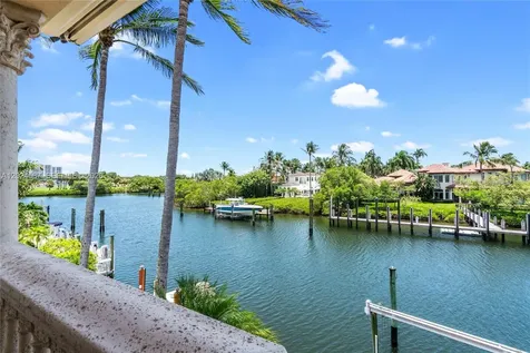 832 Harbour Isle Place North Palm Beach FL 33410