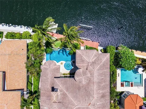 832 Harbour Isle Place North Palm Beach FL 33410