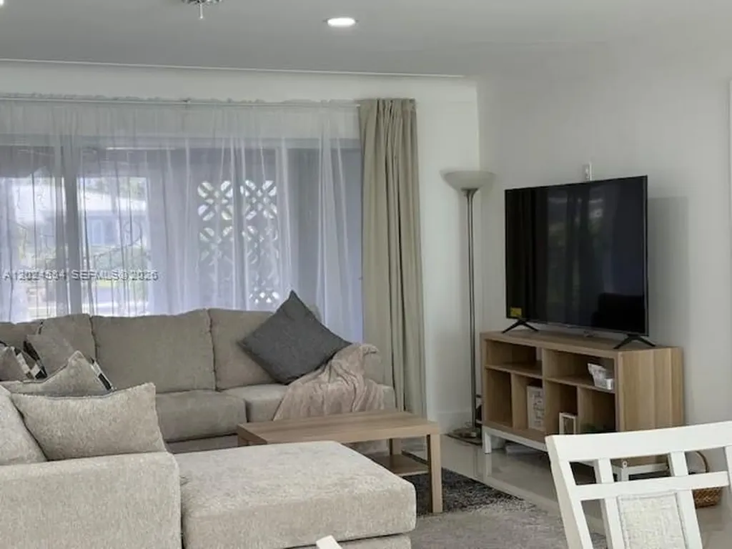 411 SE 6th Avenue Pompano Beach FL 33060
