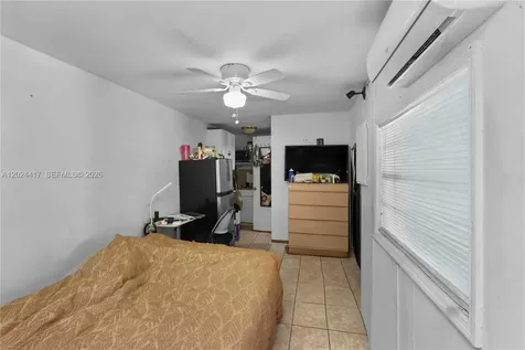 827 SW 128 Avenue Miami FL 33184