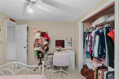 827 SW 128 Avenue Miami FL 33184