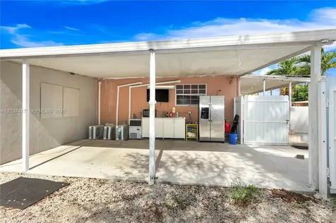 827 SW 128 Avenue Miami FL 33184