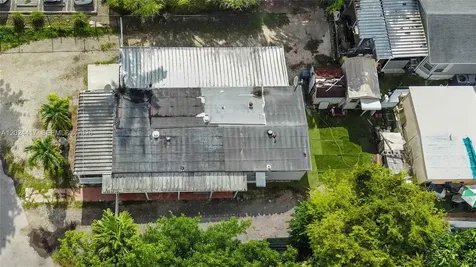 827 SW 128 Avenue Miami FL 33184
