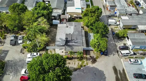 827 SW 128 Avenue Miami FL 33184