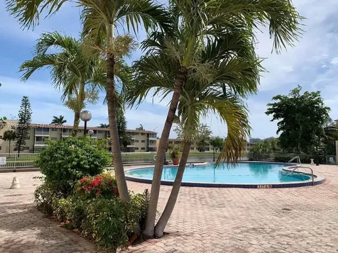 2820 NE 201st Terrace Aventura FL 33180