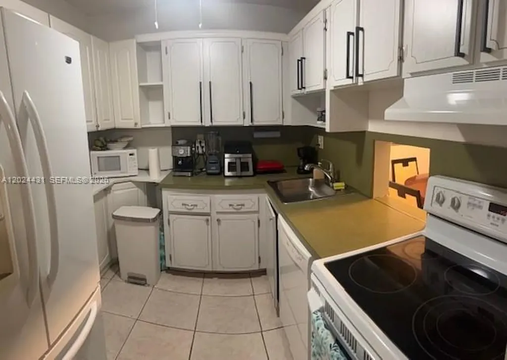 8260 SW 24th Street North Lauderdale FL 33068