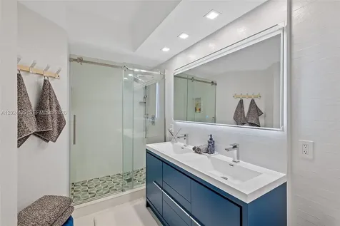 17145 N Bay Road Sunny Isles Beach FL 33160