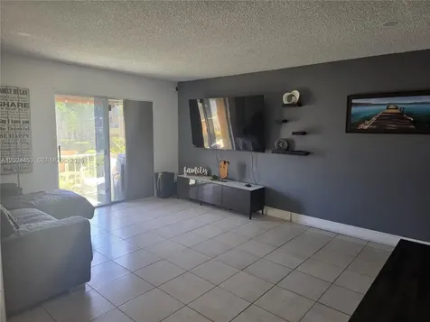 17901 NW 68th Avenue Hialeah FL 33015