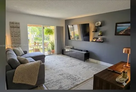 17901 NW 68th Avenue Hialeah FL 33015